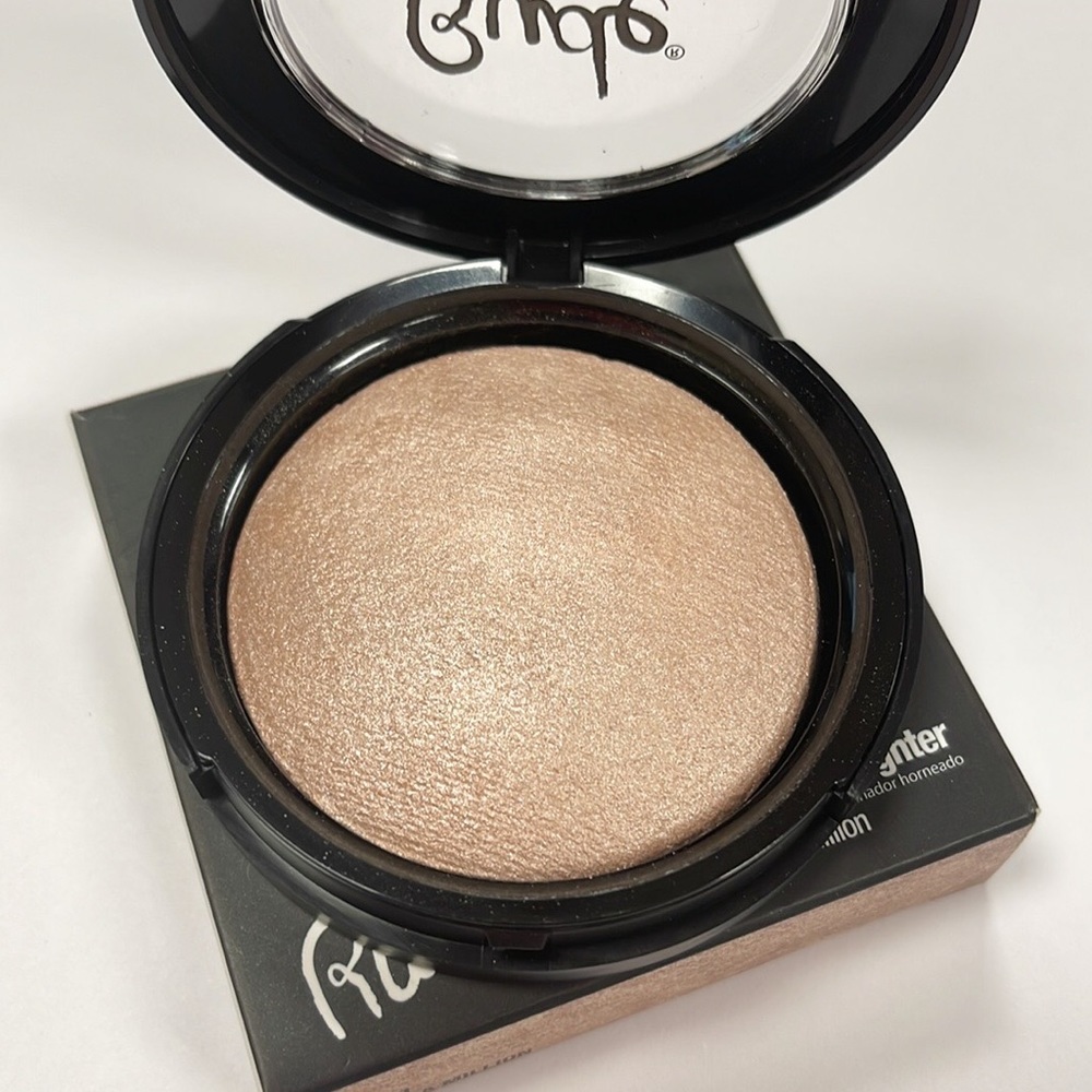 NEW! Rude - Baked Highlighter - Picture 2 of 6